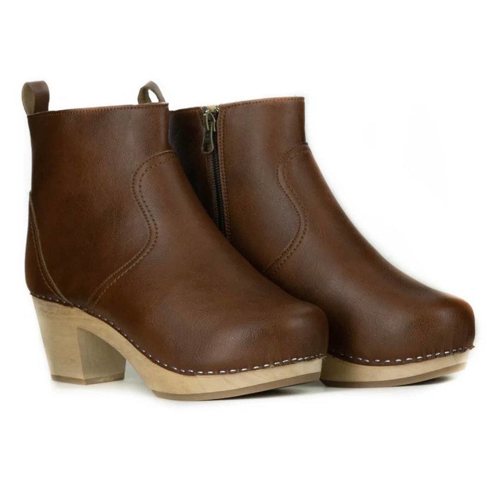 Moo Shoes Novacas Vegan Marlowe Clog Boot in Tan Size EU 41 US 10
